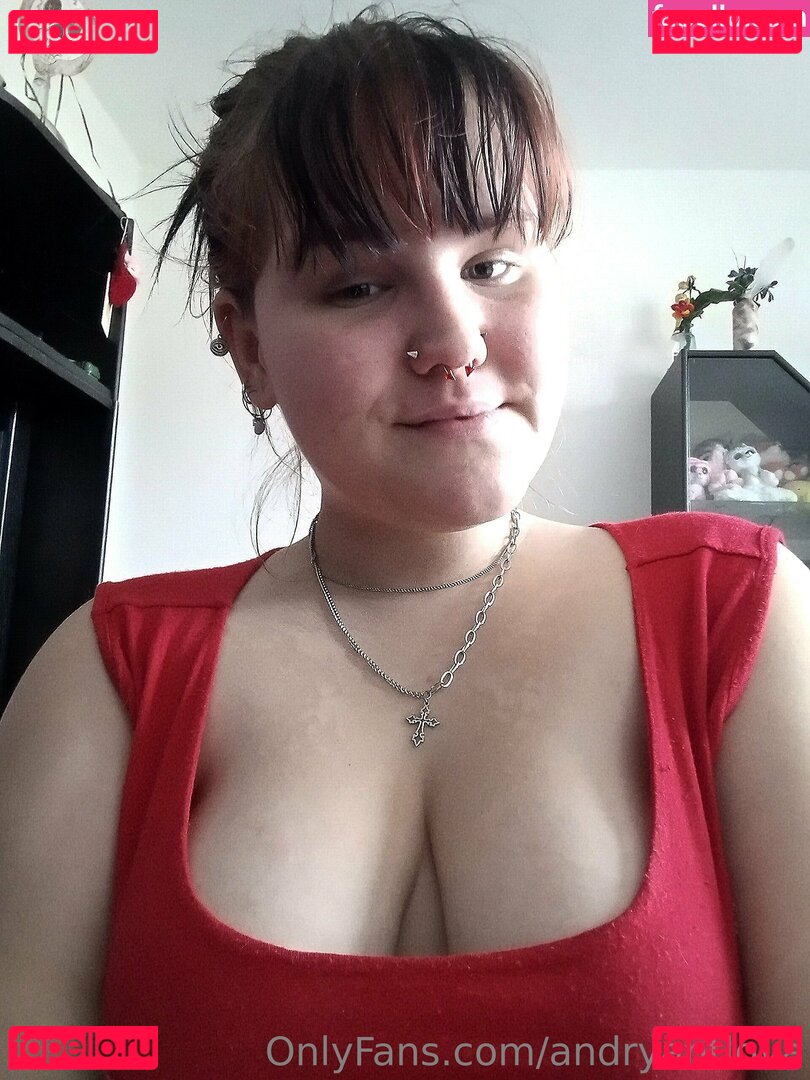 andryantlova / pprincesslaraa Onlyfans Photo Gallery 