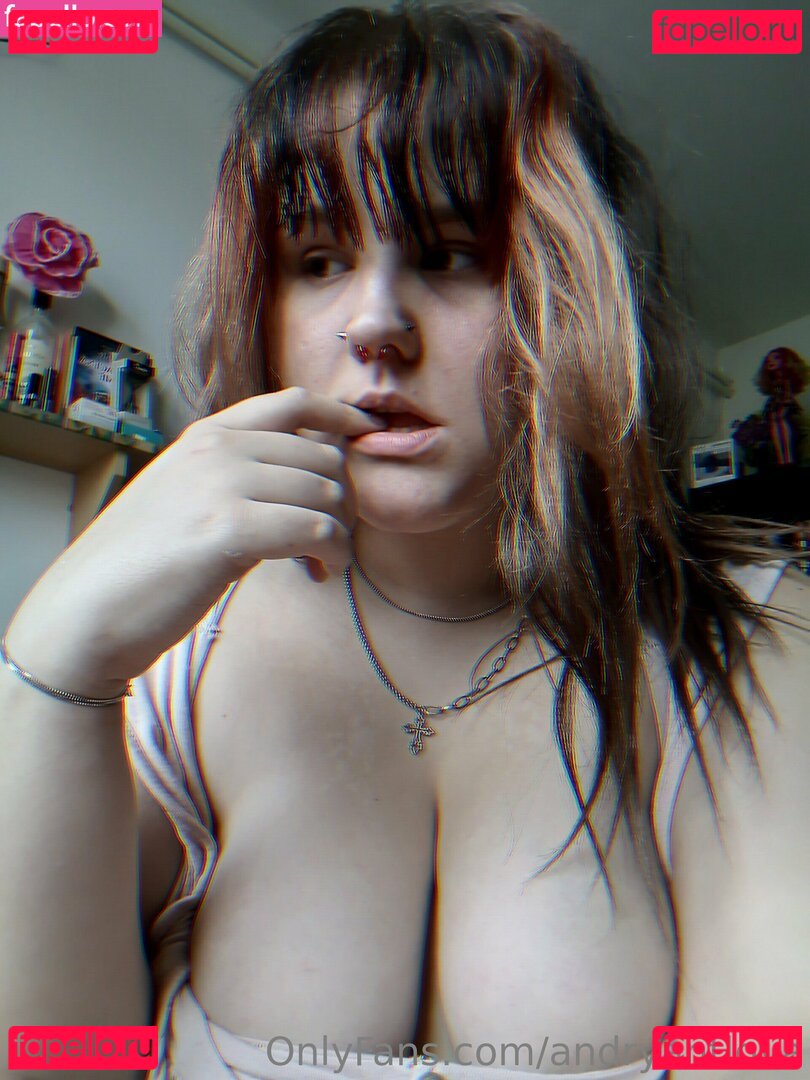 andryantlova / pprincesslaraa Onlyfans Photo Gallery 