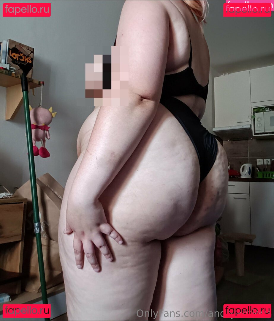 andryantlova / pprincesslaraa Onlyfans Photo Gallery 