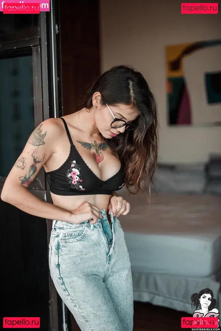 Jeeh Suicide Onlyfans Photo Gallery 