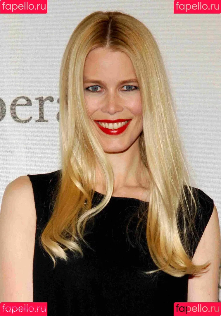 Claudia Schiffer Onlyfans Photo Gallery 