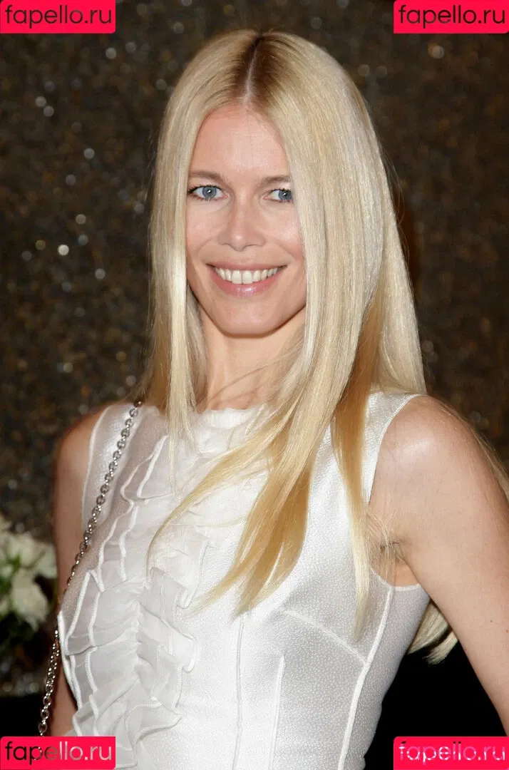 Claudia Schiffer Onlyfans Photo Gallery 