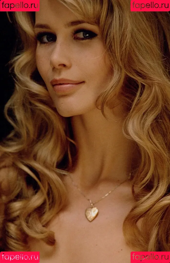 Claudia Schiffer Onlyfans Photo Gallery 