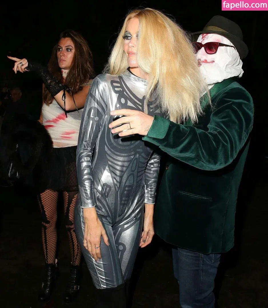 Claudia Schiffer Onlyfans Photo Gallery 