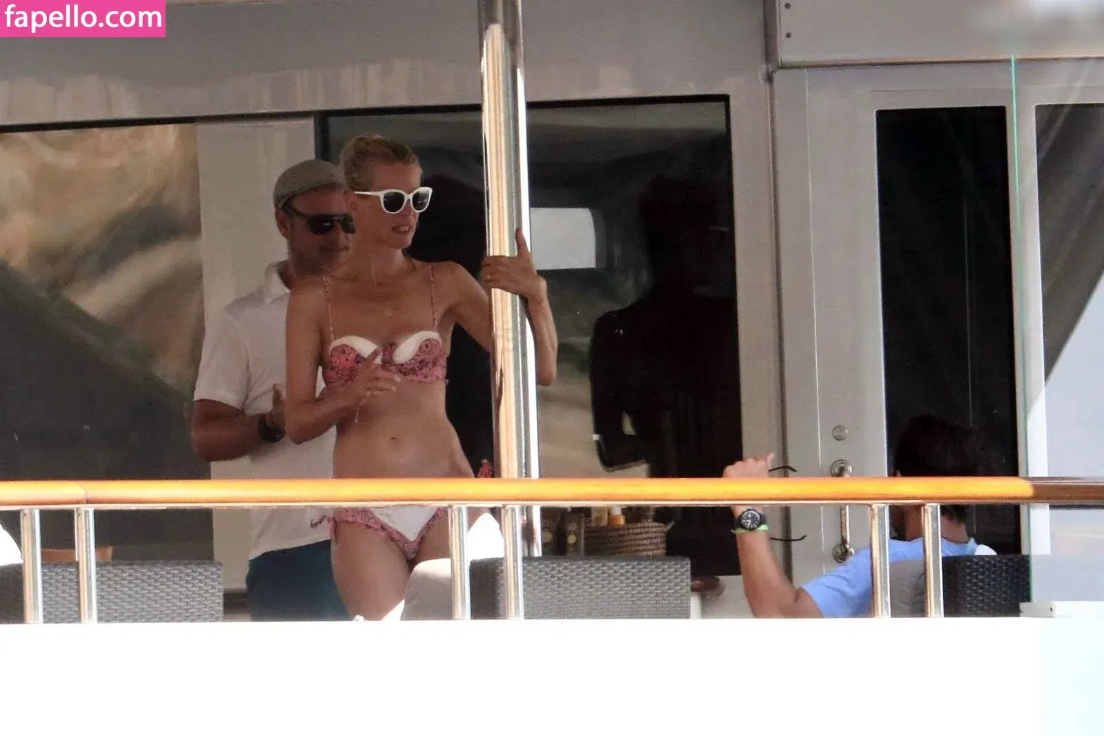 Claudia Schiffer Onlyfans Photo Gallery 