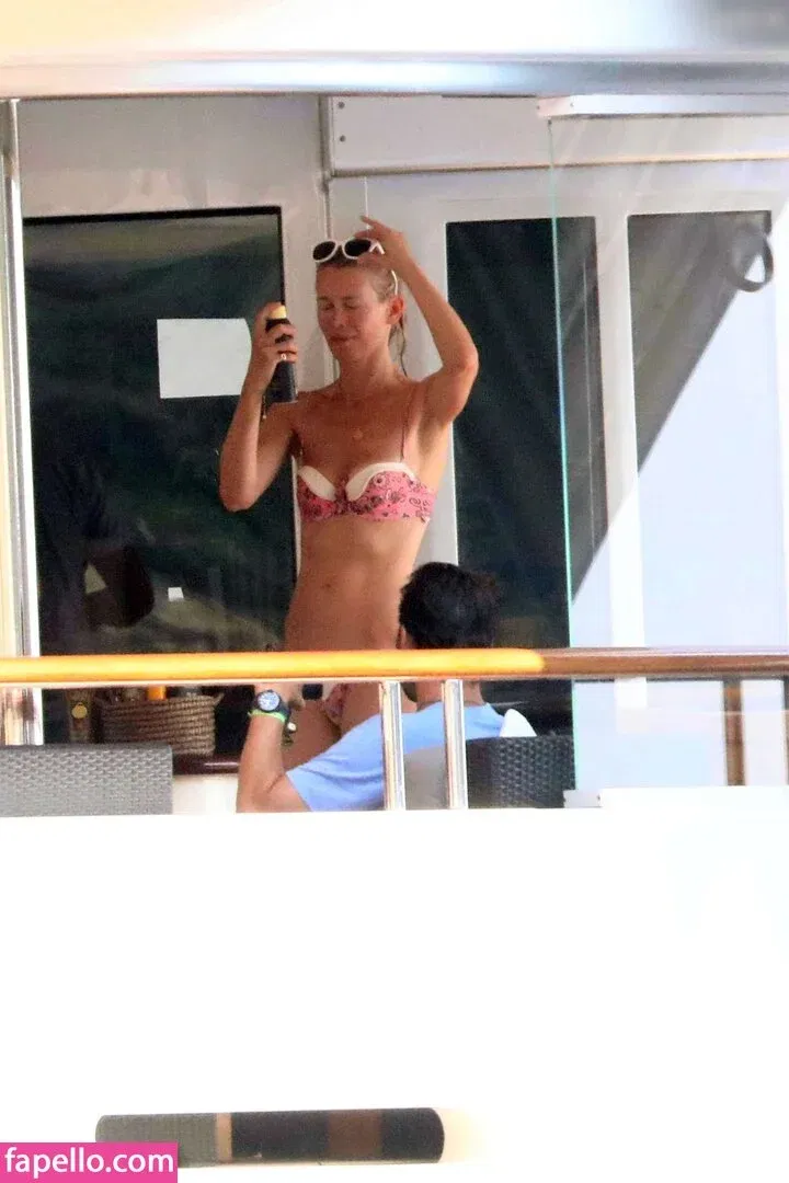 Claudia Schiffer Onlyfans Photo Gallery 