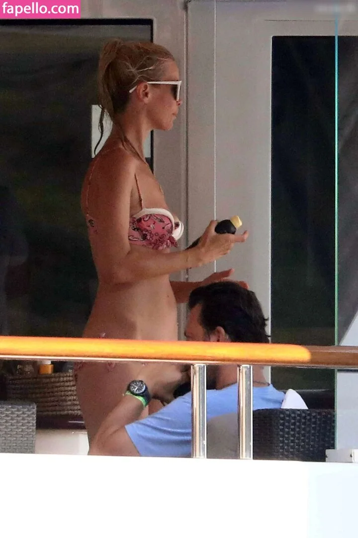 Claudia Schiffer Onlyfans Photo Gallery 