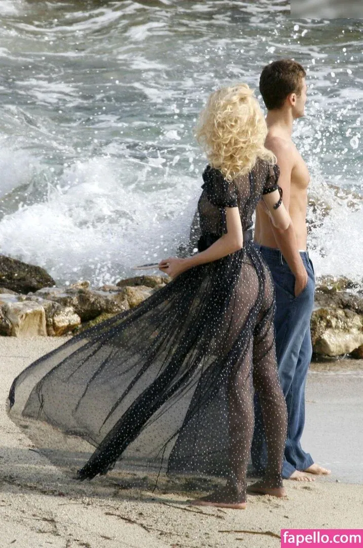 Claudia Schiffer Onlyfans Photo Gallery 