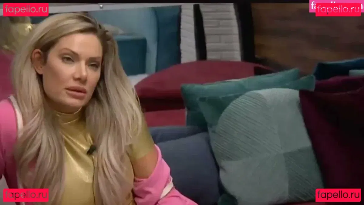 Janelle Pierzina Onlyfans Photo Gallery 