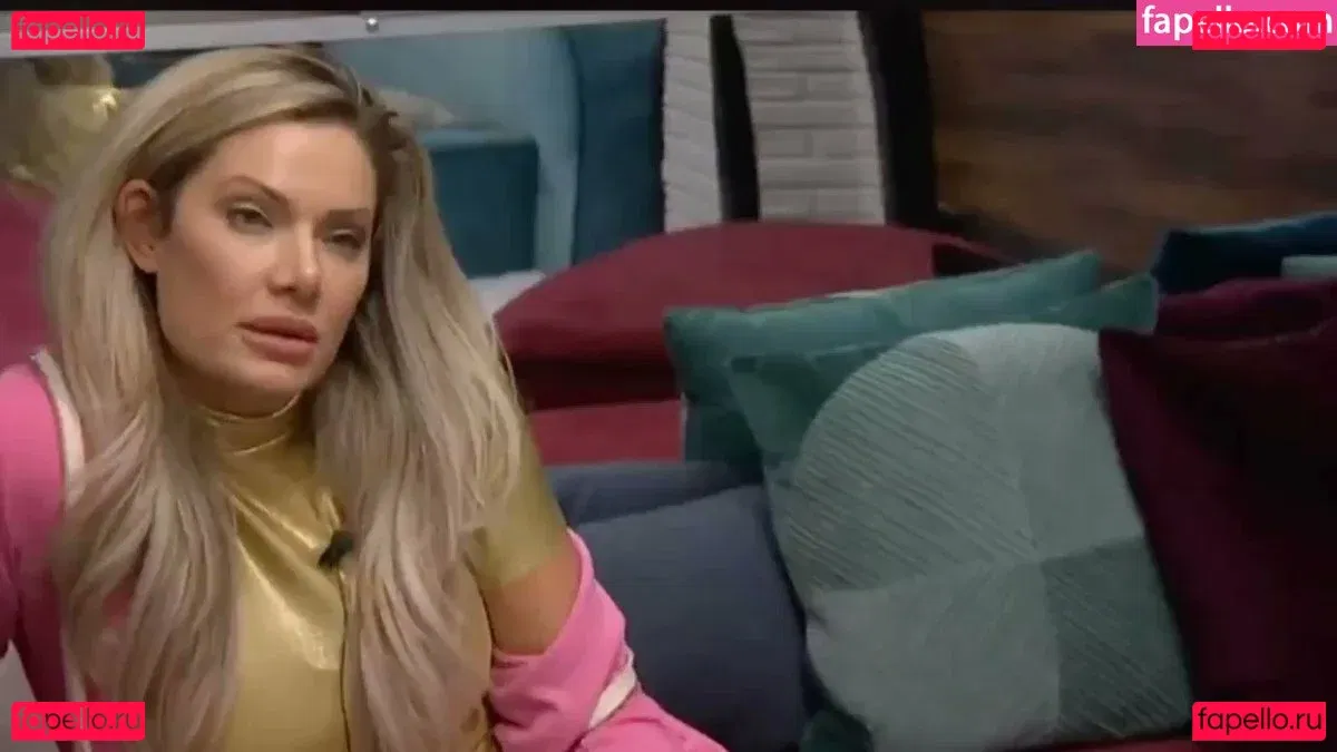 Janelle Pierzina Onlyfans Photo Gallery 