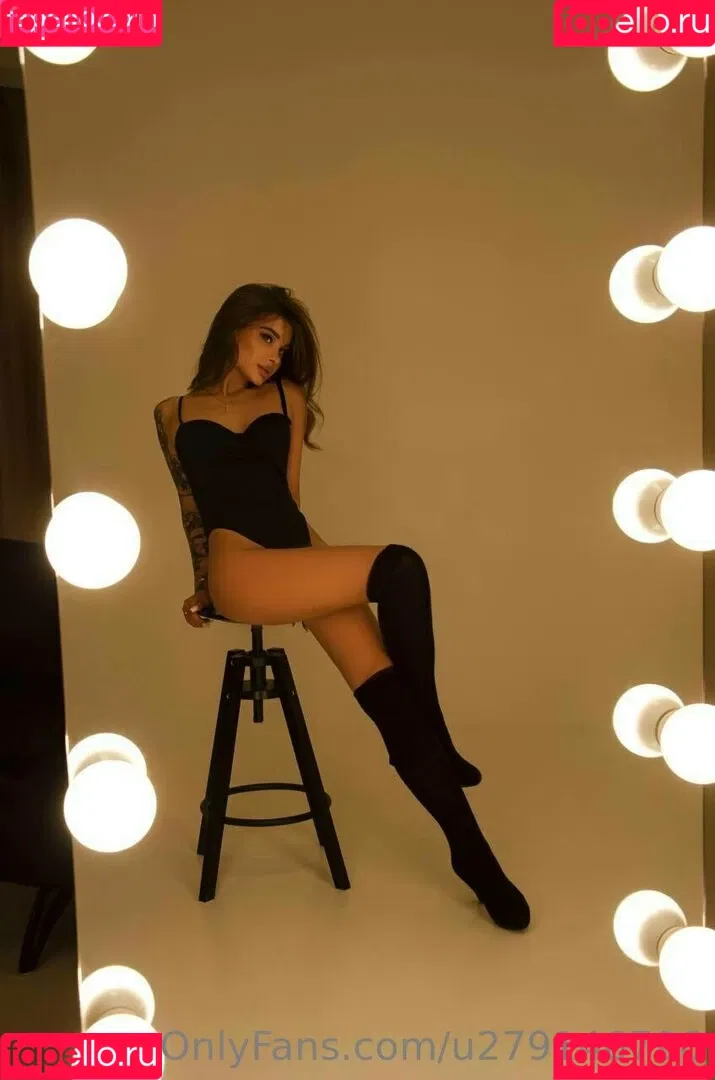 bella_lla Onlyfans Photo Gallery 