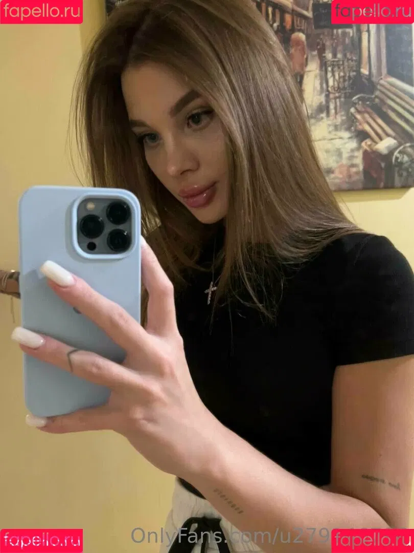bella_lla Onlyfans Photo Gallery 