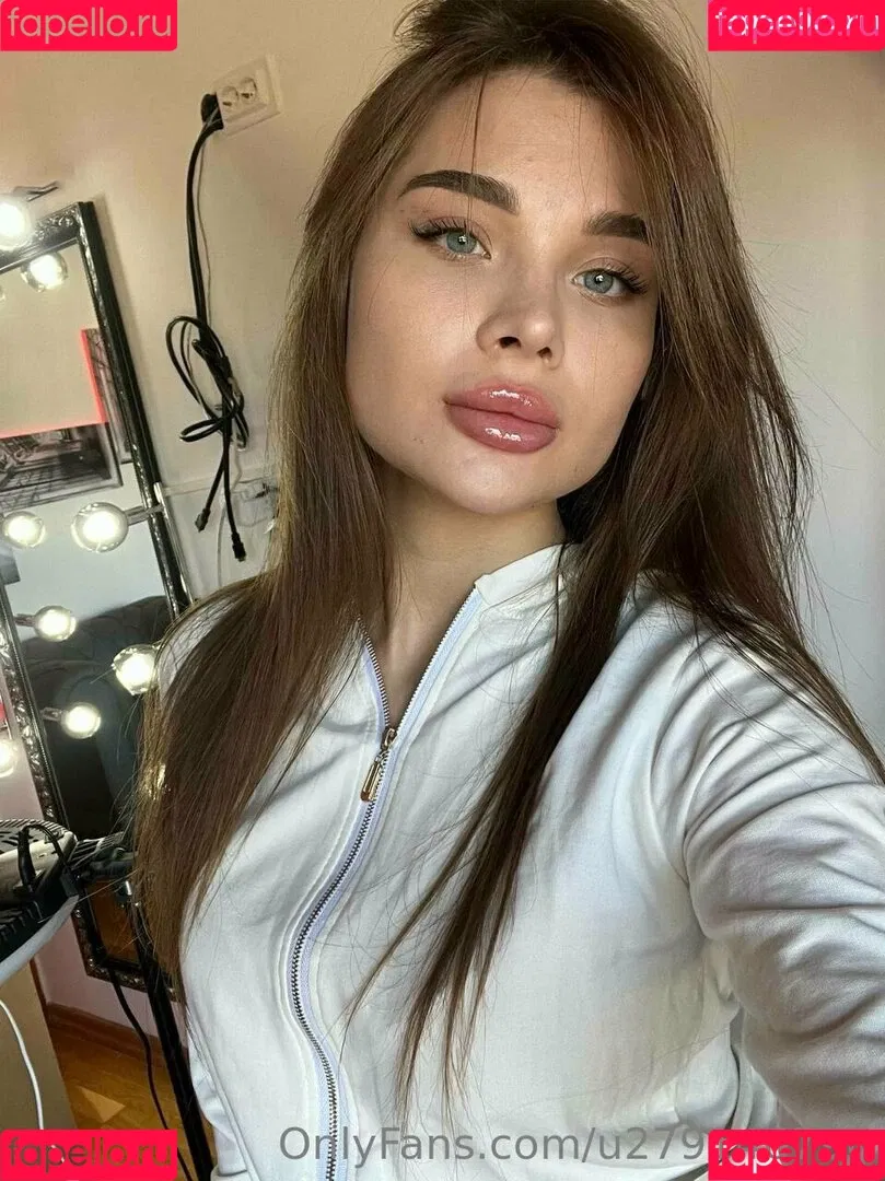 bella_lla Onlyfans Photo Gallery 