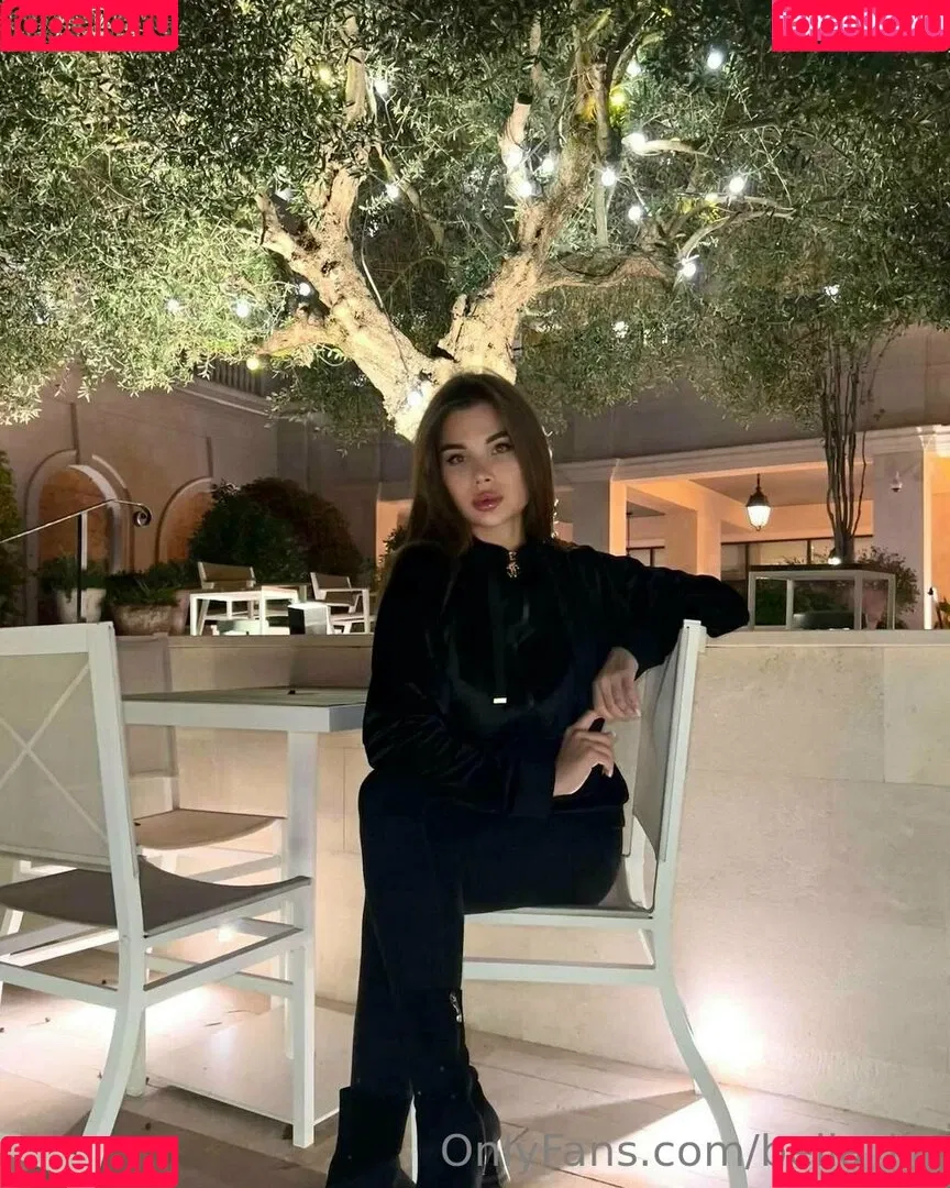 bella_lla Onlyfans Photo Gallery 