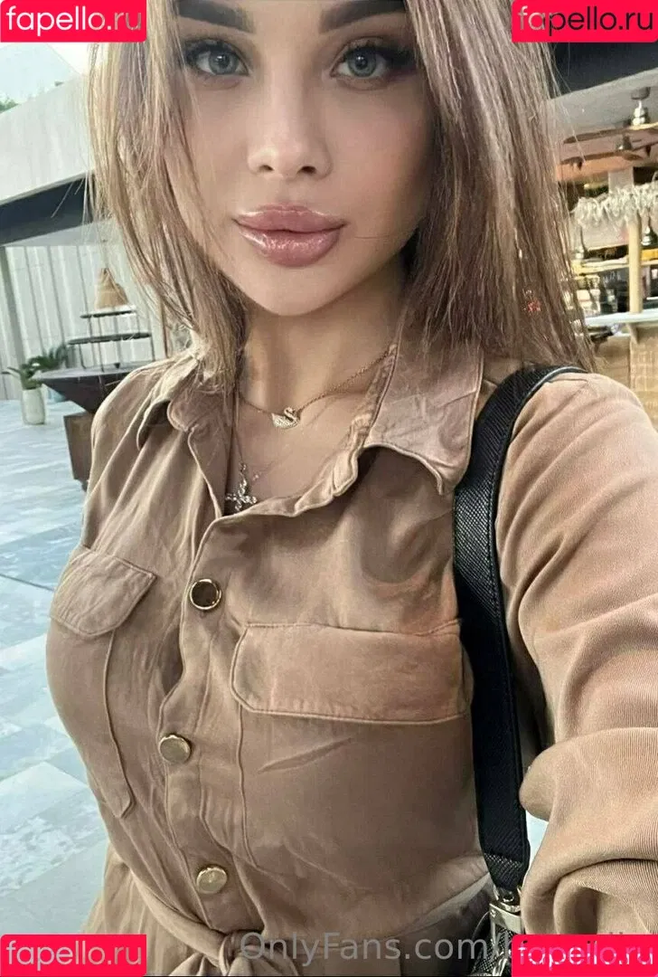bella_lla Onlyfans Photo Gallery 