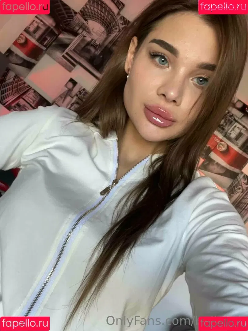 bella_lla Onlyfans Photo Gallery 