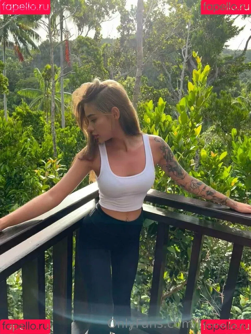 bella_lla Onlyfans Photo Gallery 