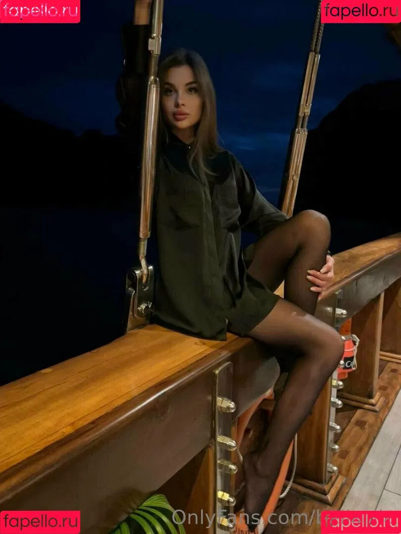 bella_lla Onlyfans Photo Gallery 