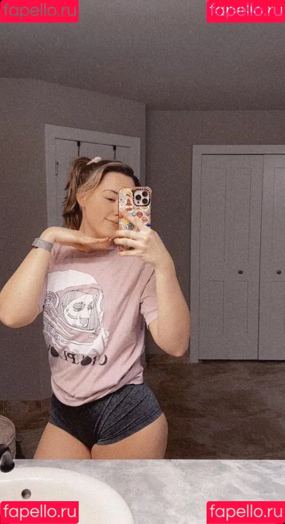 Pineapplebrat Onlyfans Photo Gallery 