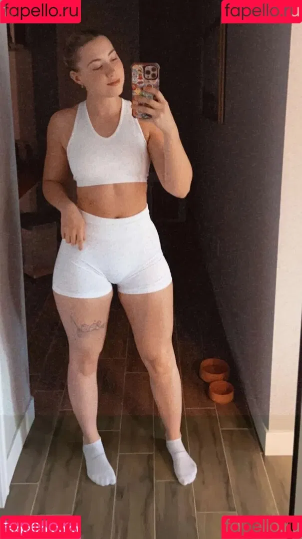 Pineapplebrat Onlyfans Photo Gallery 