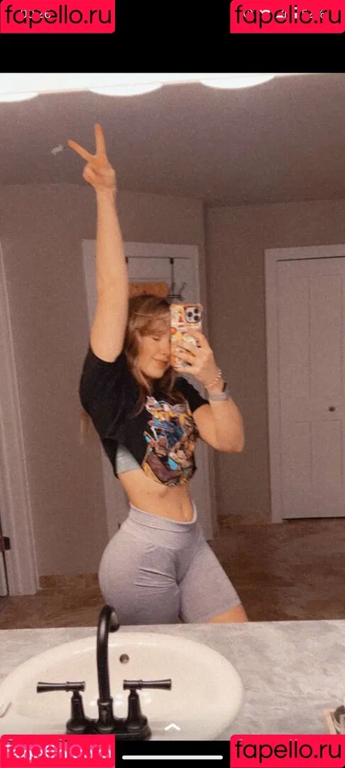 Pineapplebrat Onlyfans Photo Gallery 