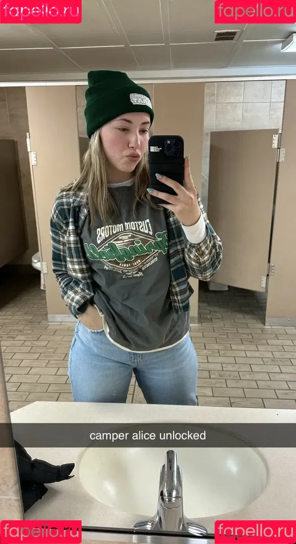 Pineapplebrat Onlyfans Photo Gallery 