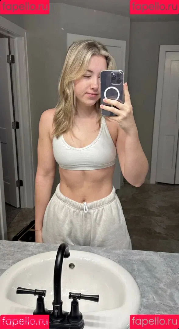 Pineapplebrat Onlyfans Photo Gallery 