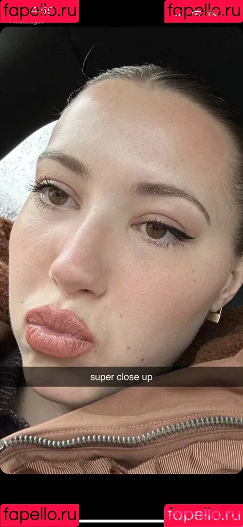 Pineapplebrat Onlyfans Photo Gallery 