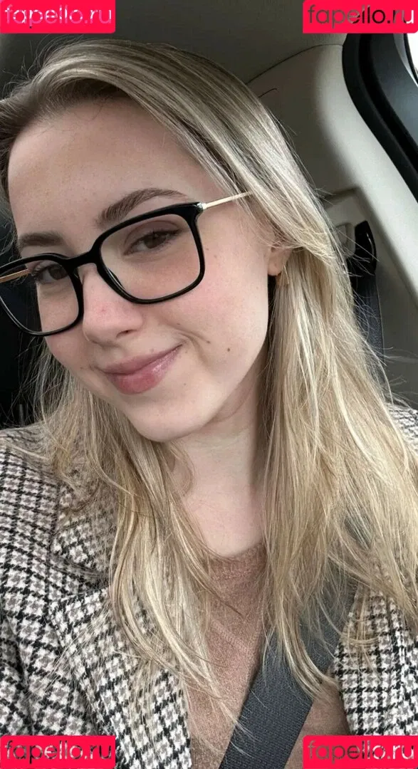 Pineapplebrat Onlyfans Photo Gallery 