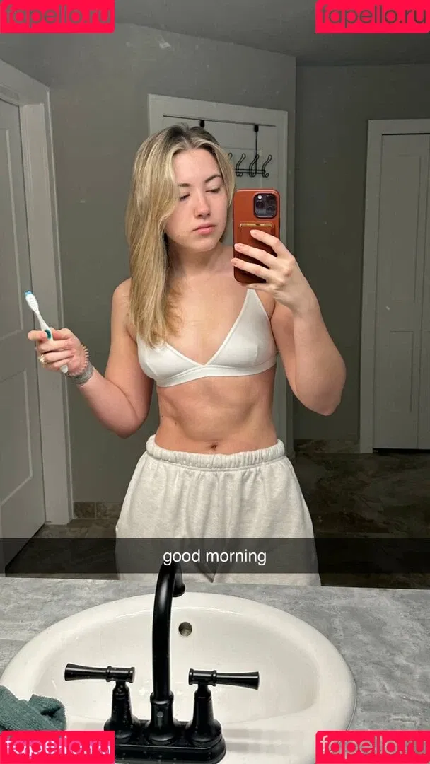 Pineapplebrat Onlyfans Photo Gallery 