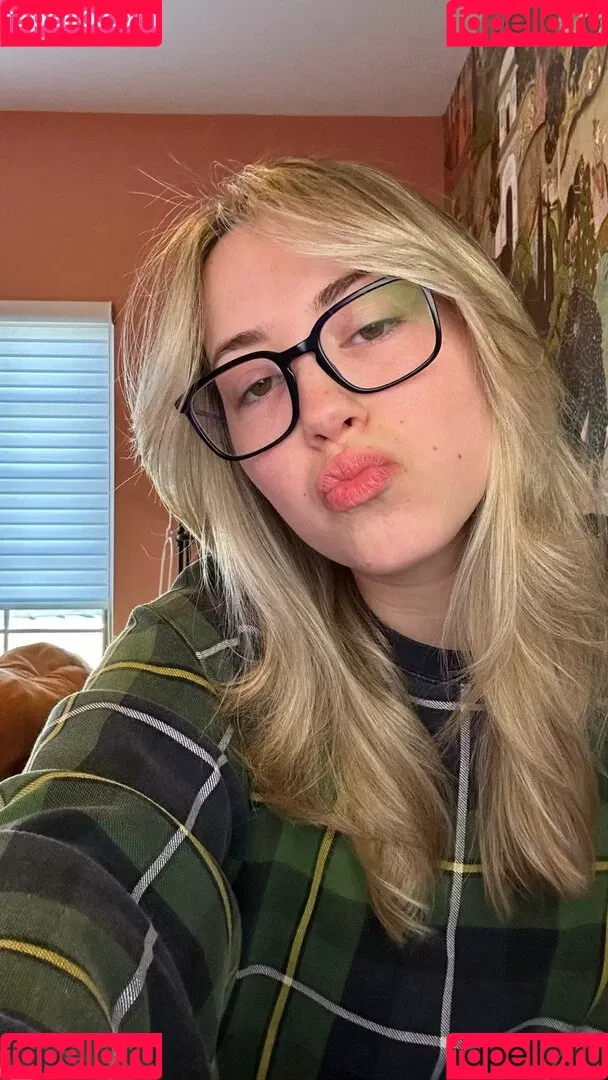 Pineapplebrat Onlyfans Photo Gallery 