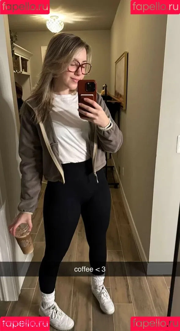 Pineapplebrat Onlyfans Photo Gallery 