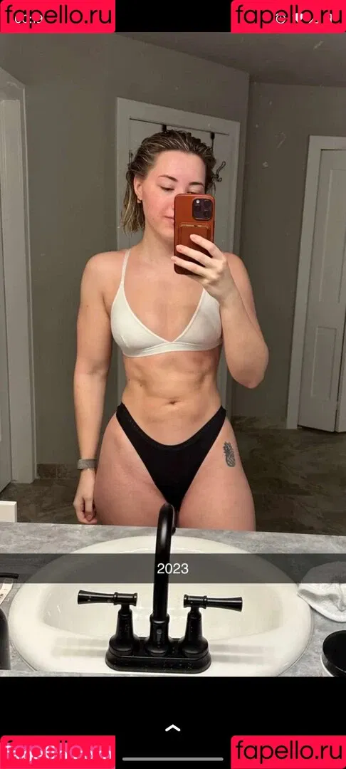 Pineapplebrat Onlyfans Photo Gallery 