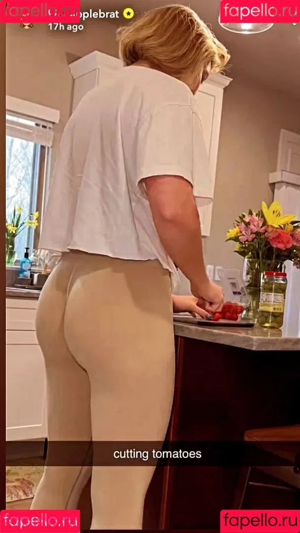 Pineapplebrat Onlyfans Photo Gallery 