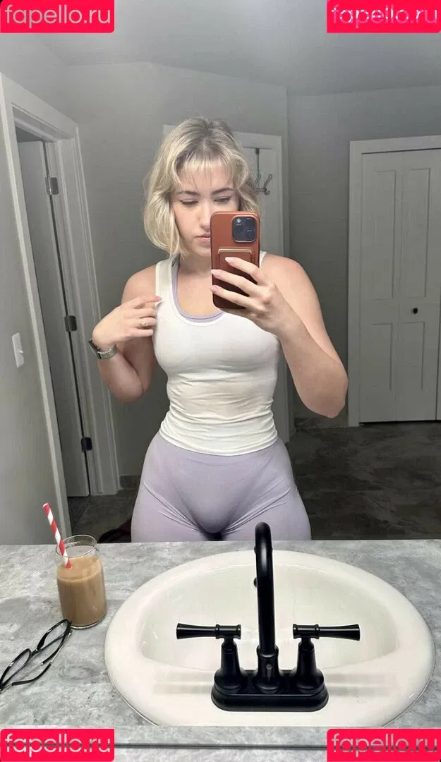 Pineapplebrat Onlyfans Photo Gallery 