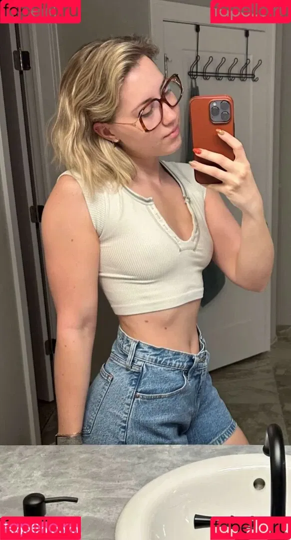 Pineapplebrat Onlyfans Photo Gallery 