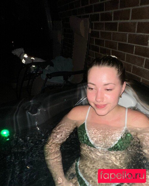 Pineapplebrat Onlyfans Photo Gallery 