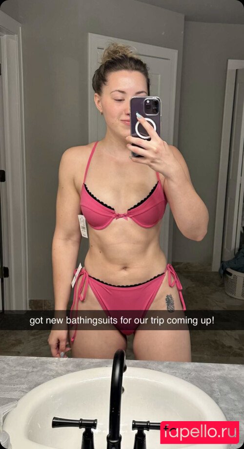 Pineapplebrat Onlyfans Photo Gallery 