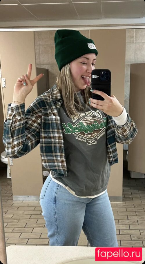 Pineapplebrat Onlyfans Photo Gallery 