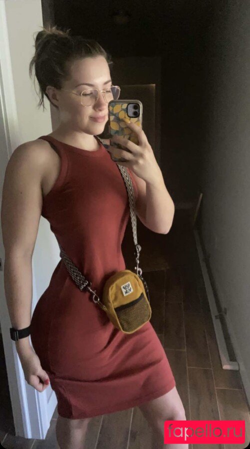 Pineapplebrat Onlyfans Photo Gallery 