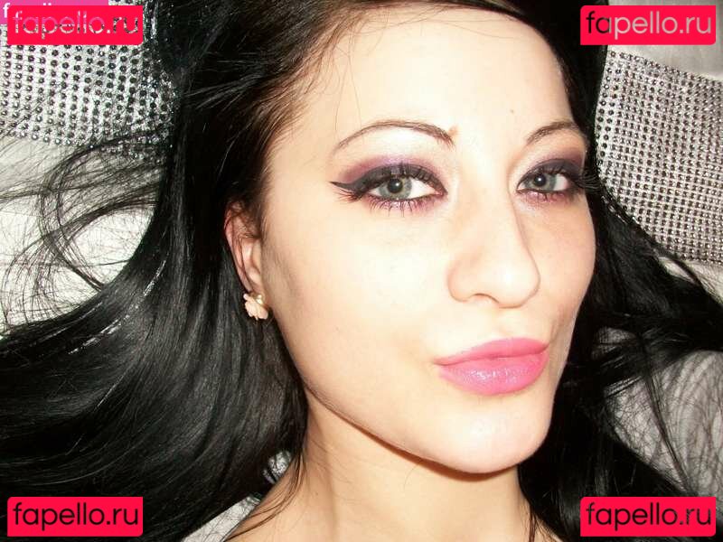 DeeneLara / Lara Jade Deene / larajadedeene Onlyfans Photo Gallery 