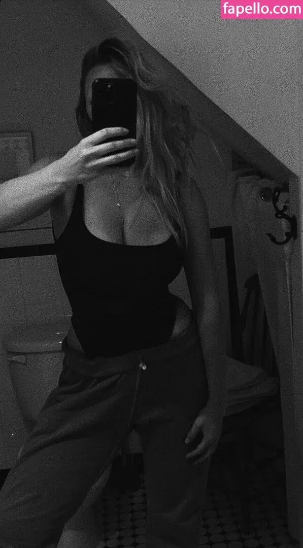 caracagl Onlyfans Photo Gallery 