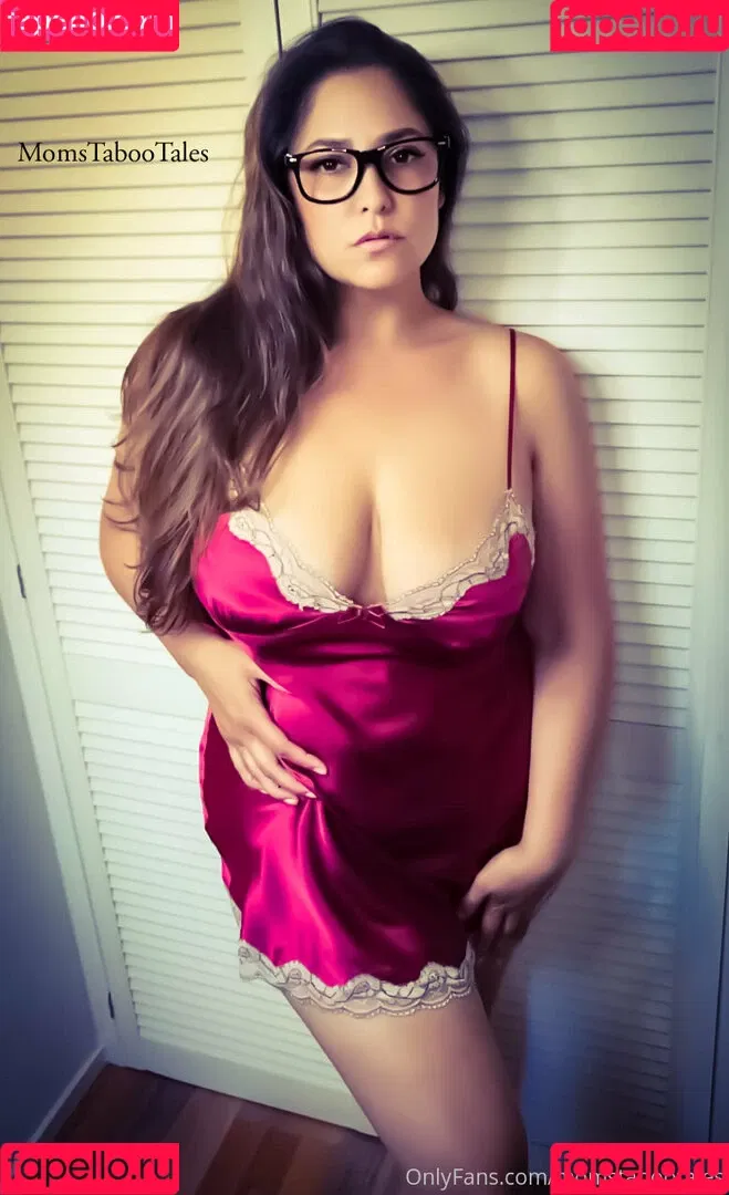momstabootales Onlyfans Photo Gallery 