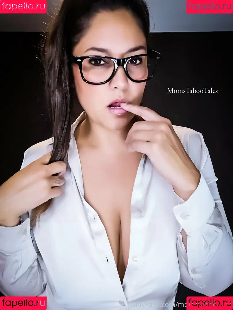 momstabootales Onlyfans Photo Gallery 