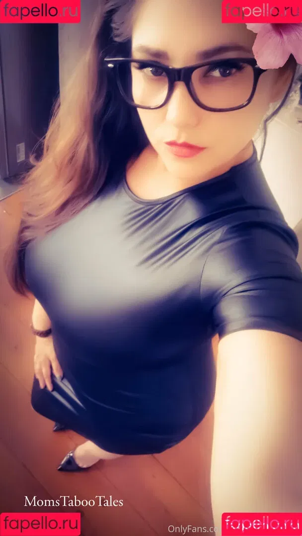 momstabootales Onlyfans Photo Gallery 