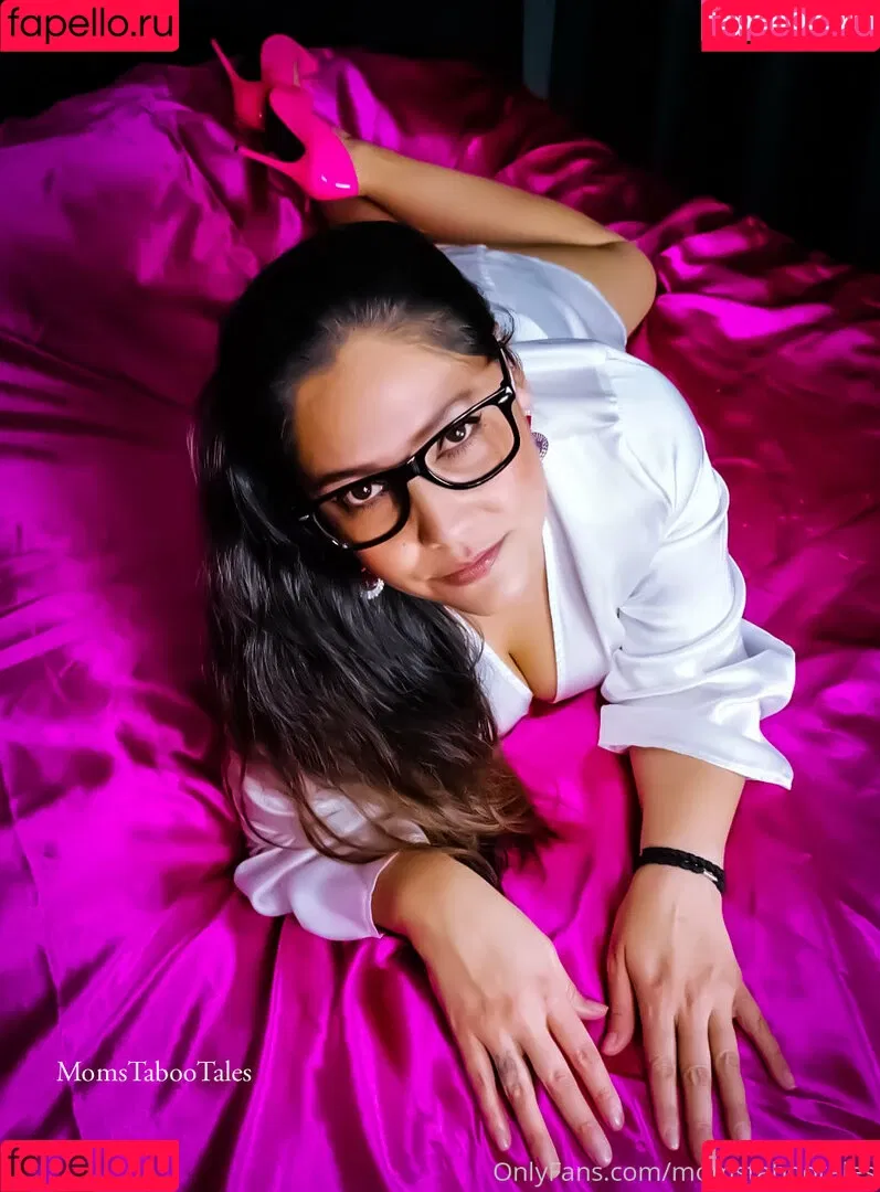 momstabootales Onlyfans Photo Gallery 