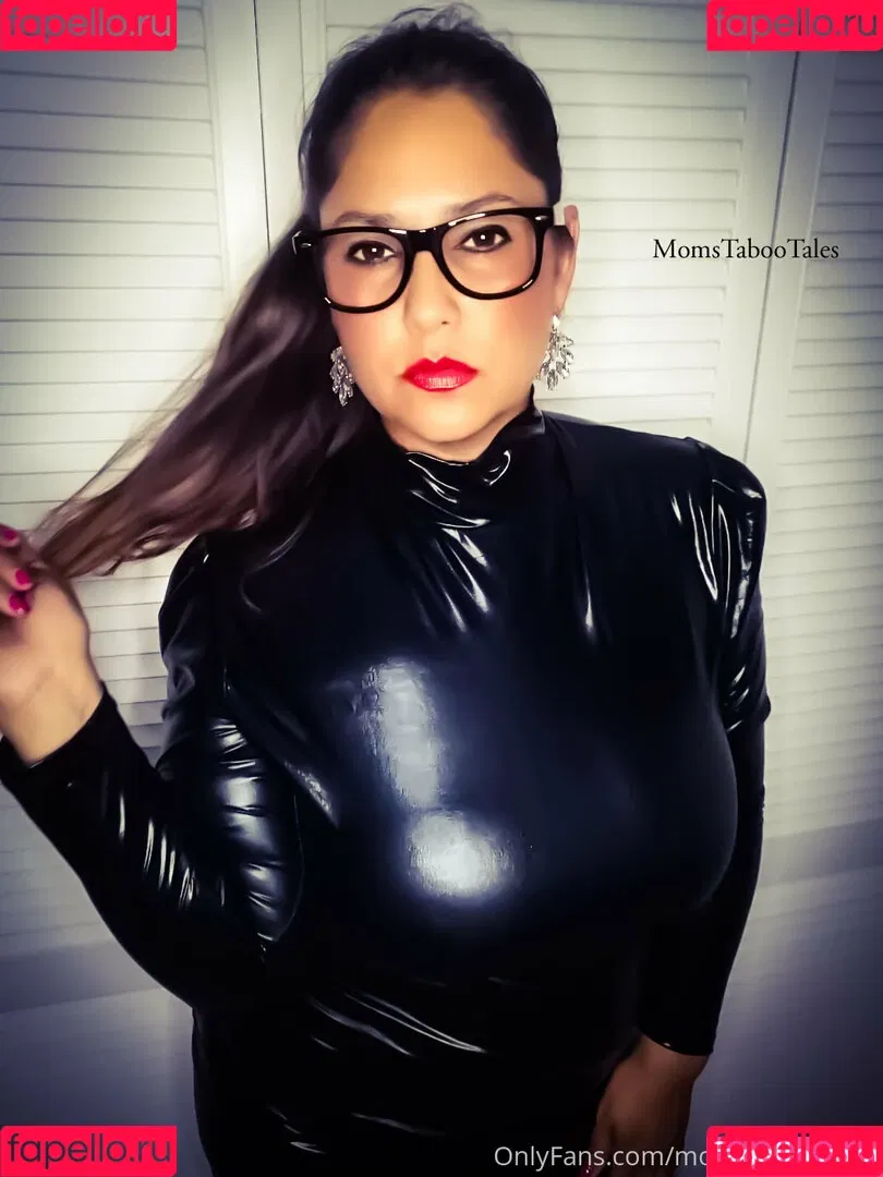 momstabootales Onlyfans Photo Gallery 