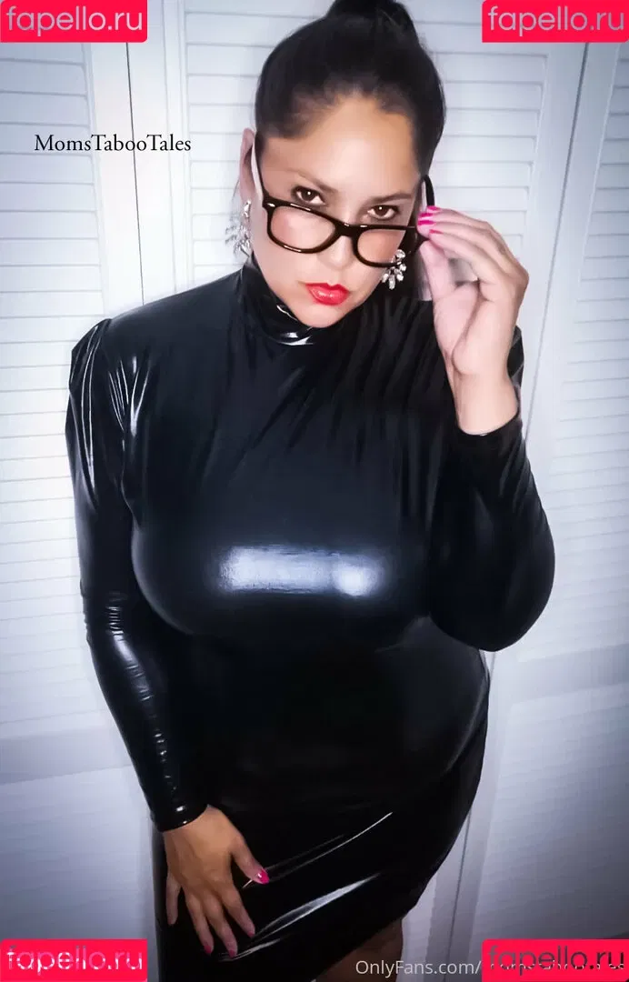 momstabootales Onlyfans Photo Gallery 