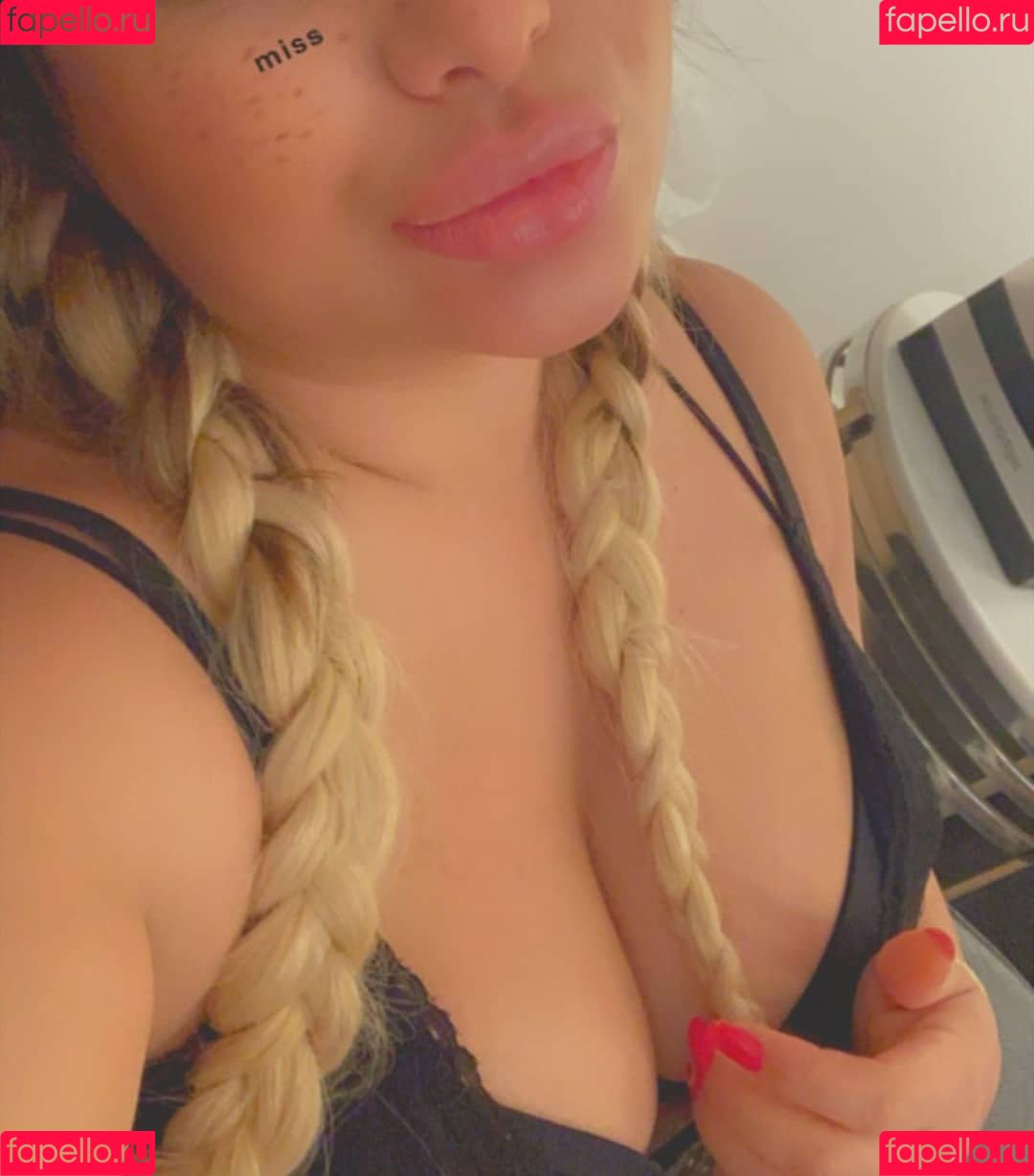 Miriam Tay Onlyfans Photo Gallery 