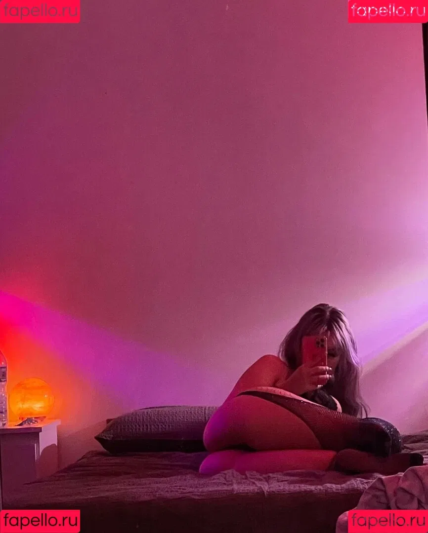 Karma Lee Onlyfans Photo Gallery 